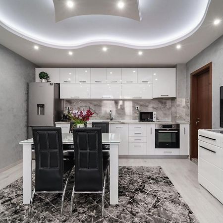 City Apartments - A Brand New Luxury & Comfy 2 아세노브그라드 외부 사진