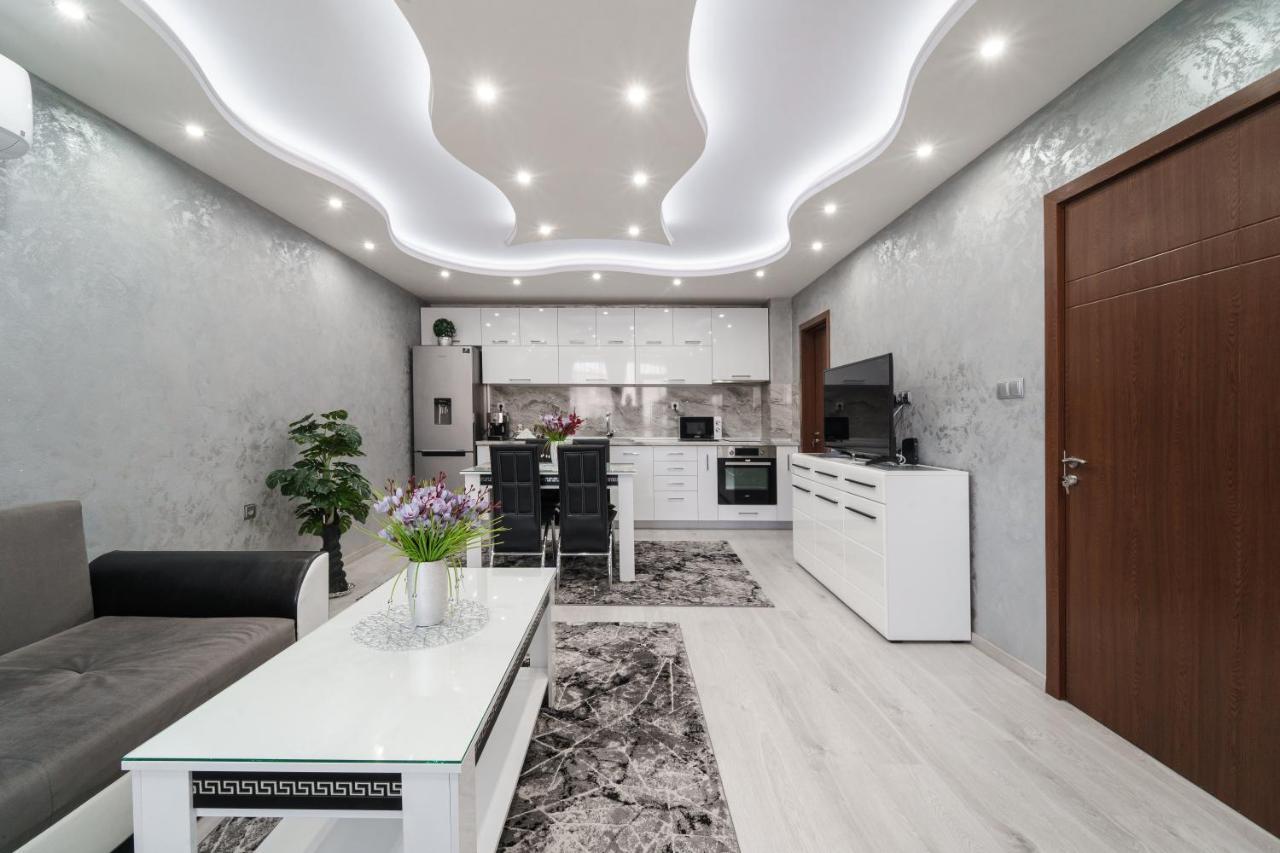 City Apartments - A Brand New Luxury & Comfy 2 아세노브그라드 외부 사진