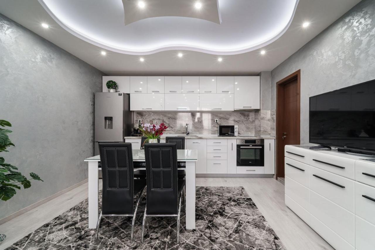 City Apartments - A Brand New Luxury & Comfy 2 아세노브그라드 외부 사진
