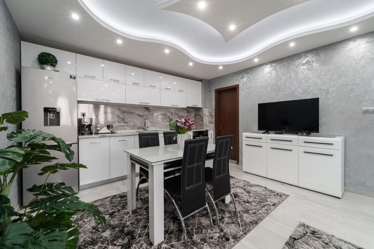 City Apartments - A Brand New Luxury & Comfy 2 아세노브그라드 외부 사진