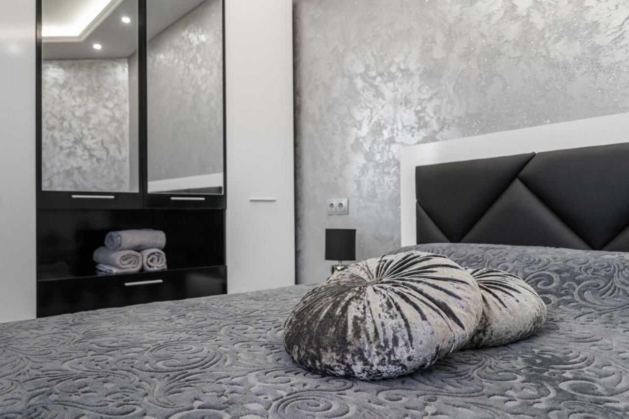 City Apartments - A Brand New Luxury & Comfy 2 아세노브그라드 외부 사진