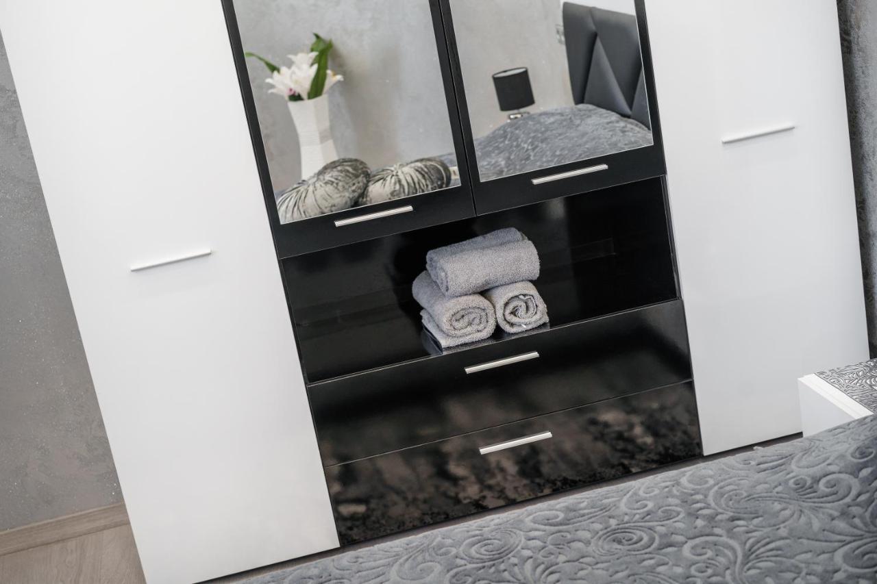 City Apartments - A Brand New Luxury & Comfy 2 아세노브그라드 외부 사진